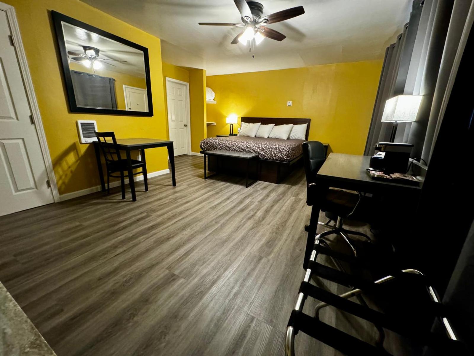 Carmel Wayfarer Inn