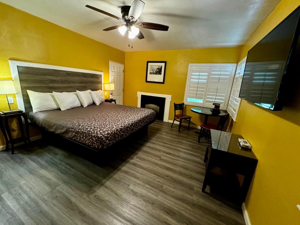 Carmel Wayfarer Inn