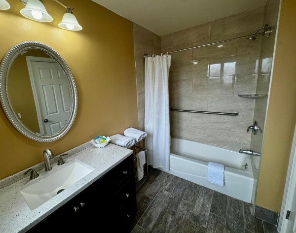 Carmel Wayfarer Inn image 14